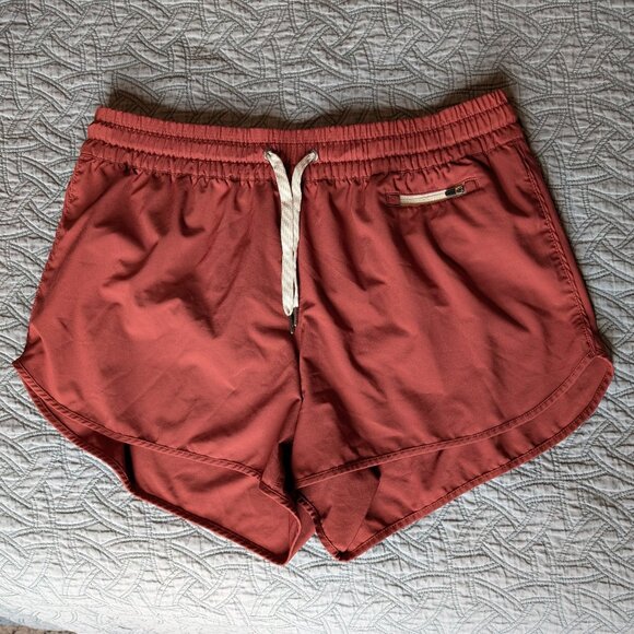 4" Vuori Clementine 2.0 Shorts - Picture 2 of 4